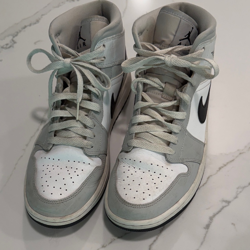 Nike Air Jordan 1 Mid Women’s Sneakers in light smoke grey size 10.5